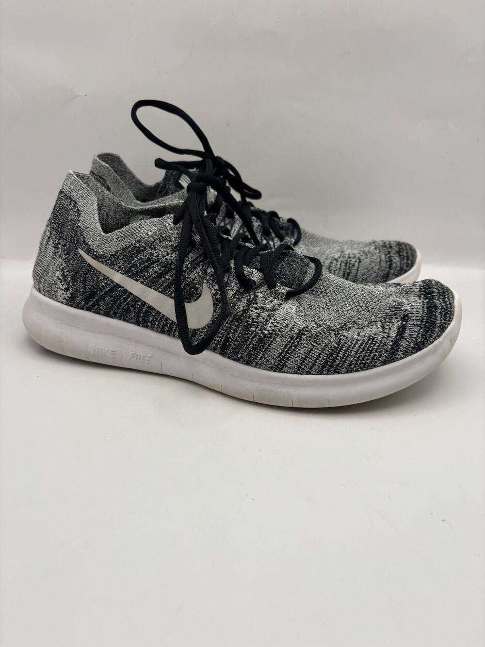 Nike free RN Flyknit Black White Sneakers Women Size 10